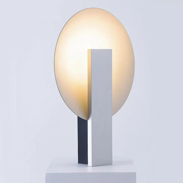 Minimalist table lamp