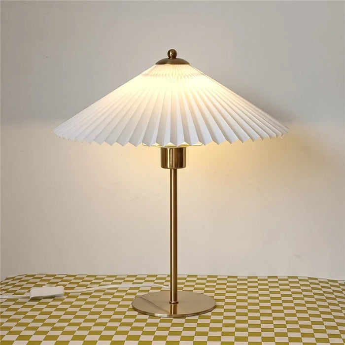 Pleated floor lamp