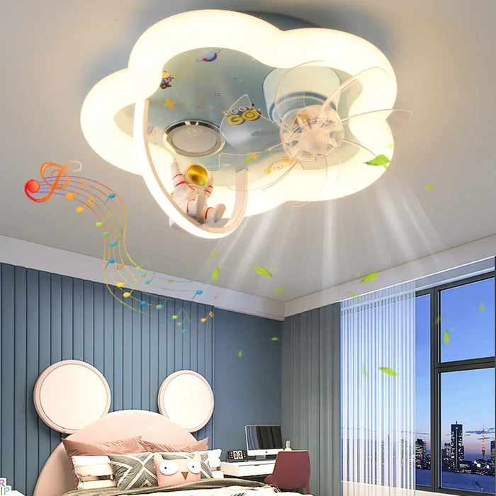 Astronaut ceiling fan light