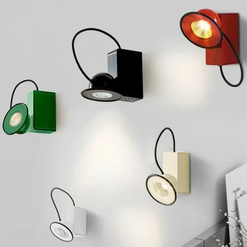 Magnetic retro wall light