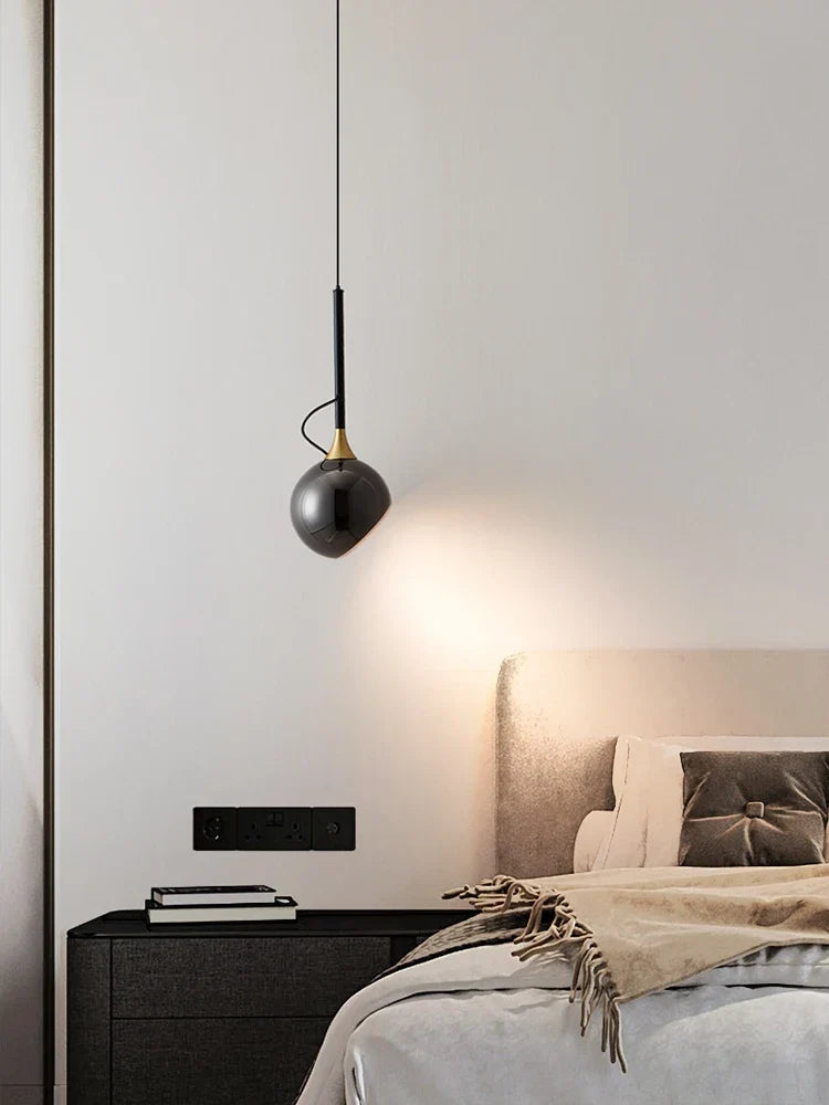 Magnetic table lamp