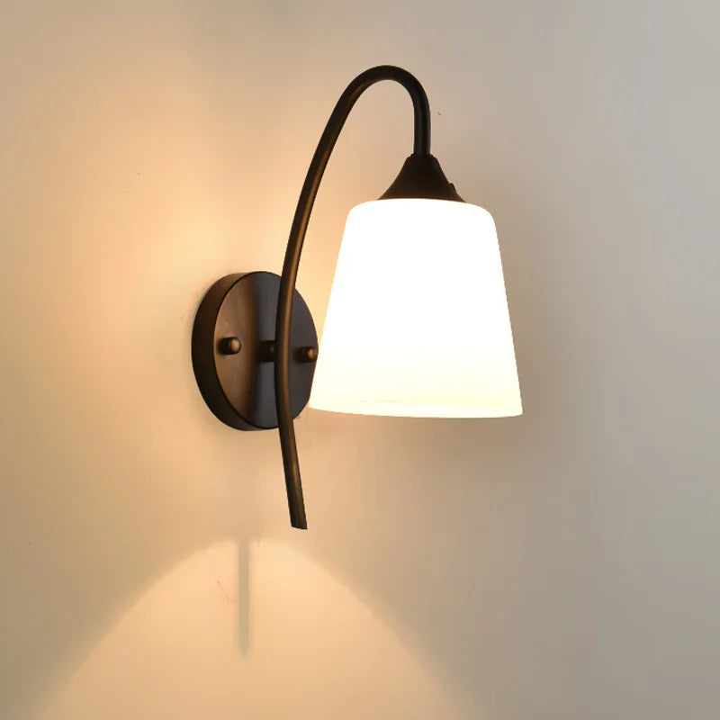 Hotel table lamp