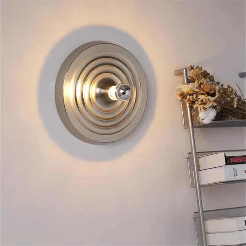 Minimalist wave wall light