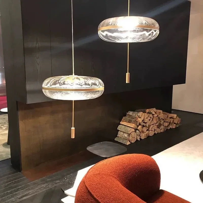 Wavy glass pendant in a loft