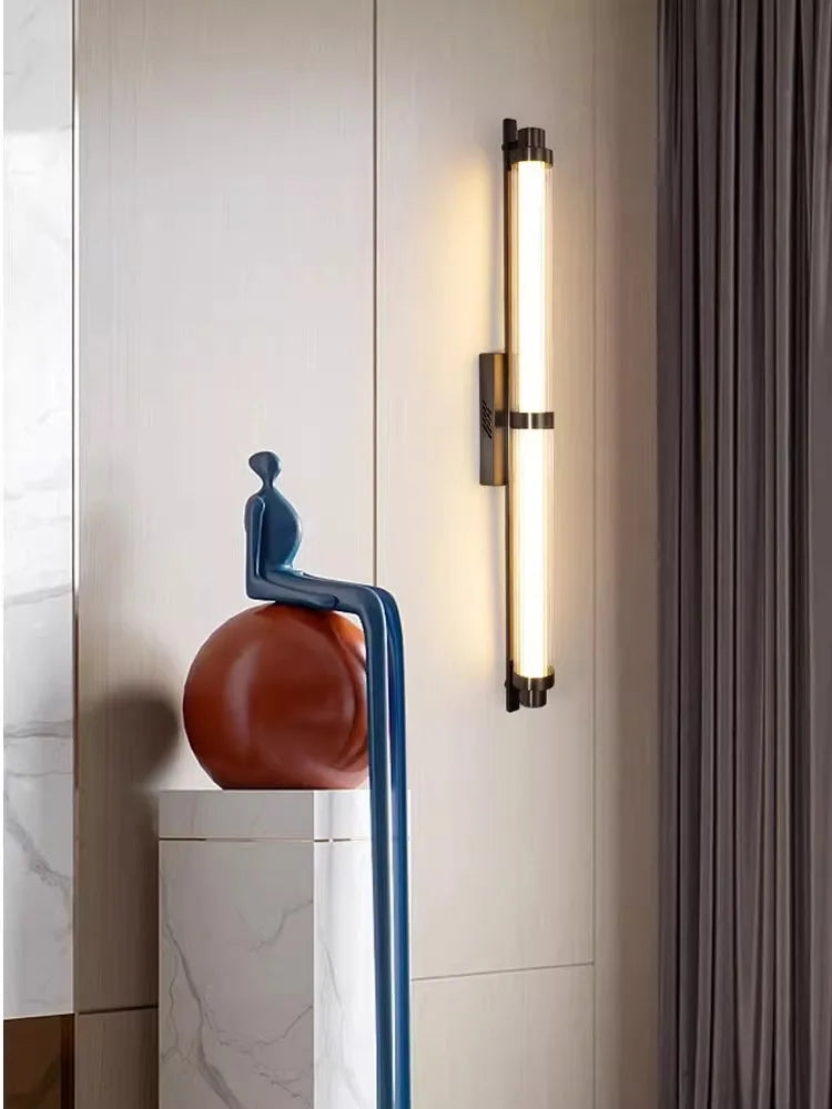 Dimmable black sconce