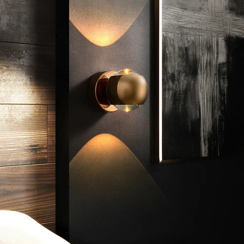 Minimalist wall light