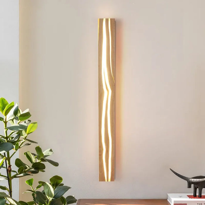 Cracked wood wall light