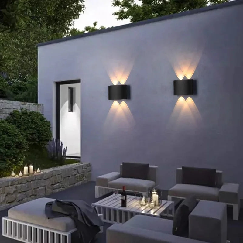 Outdoor spot sconce