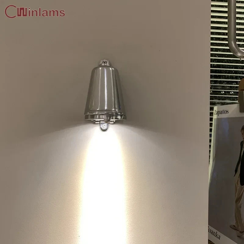Retro yard wall light