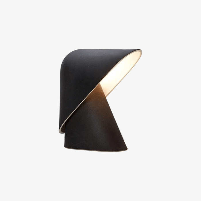Triangle table lamp